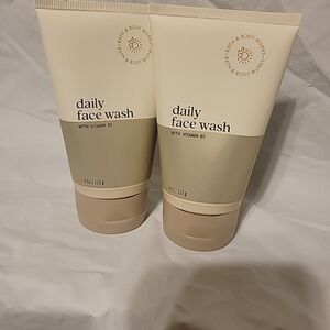 Bath & Body Works Daily Face Wash with Vitamin B5 2 Pack 4 Oz Each